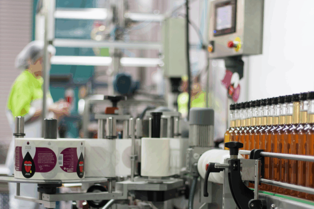 Produção na Fábrica da Casa Mendes Gonçalves